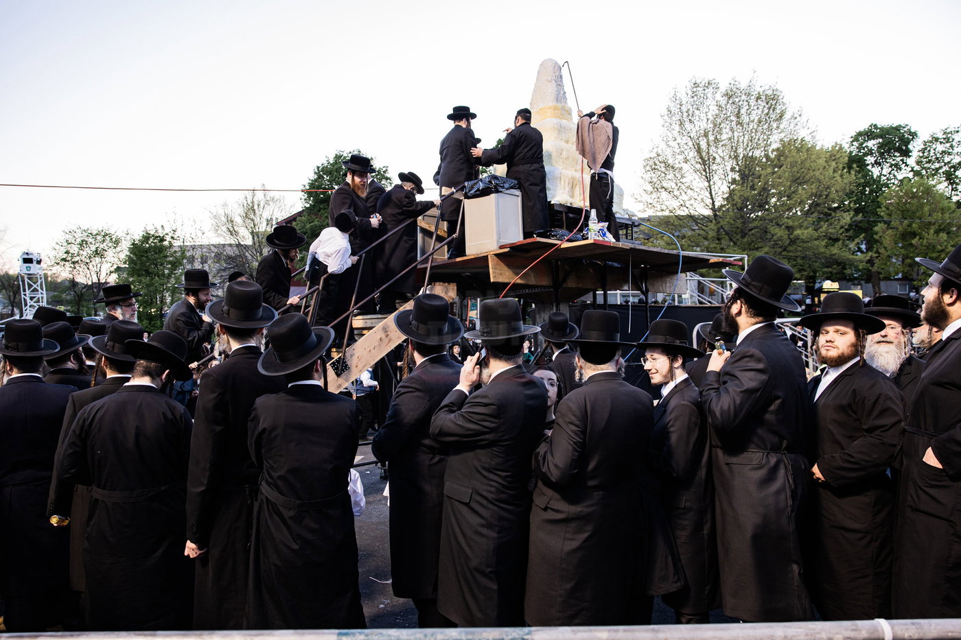 מעמד ההדלקה בחצה"ק סאטמר