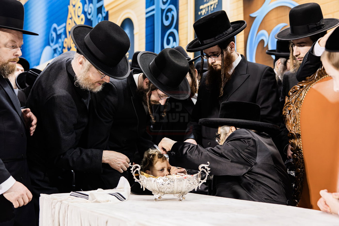מעמד ההדלקה בחצה"ק סאטמר