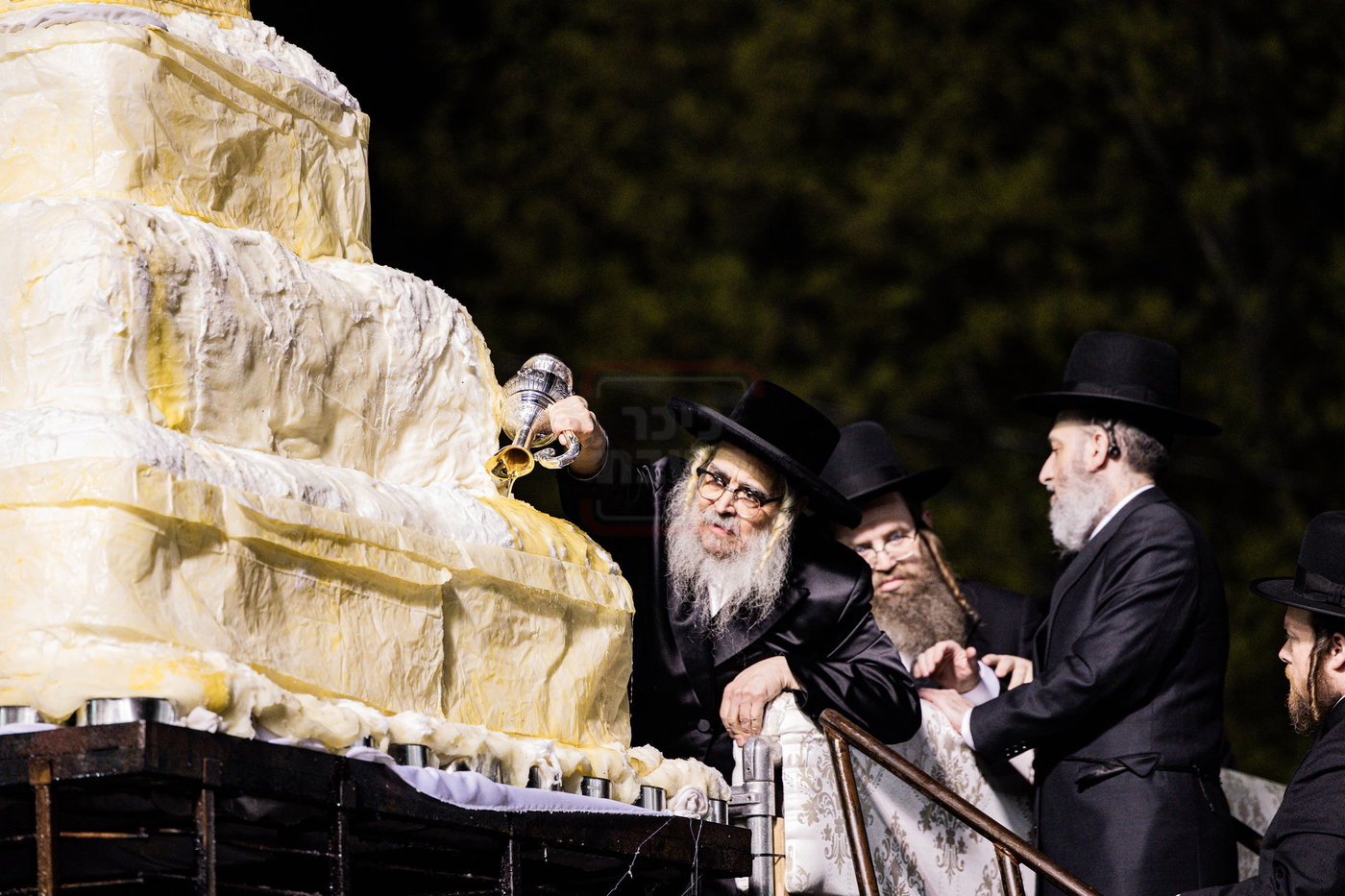 מעמד ההדלקה בחצה"ק סאטמר