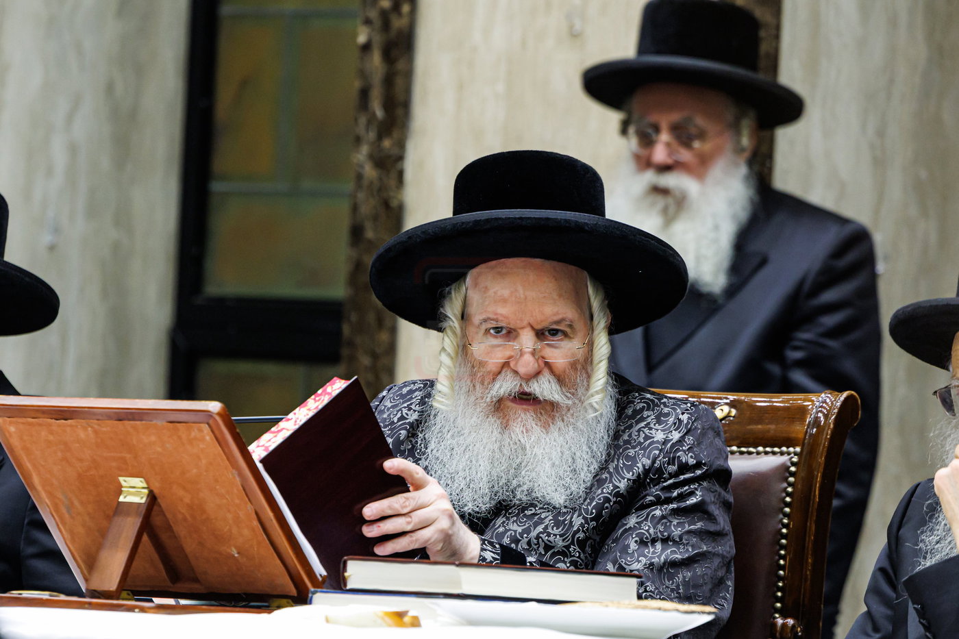 ל"ג בעומר בחצה"ק באבוב