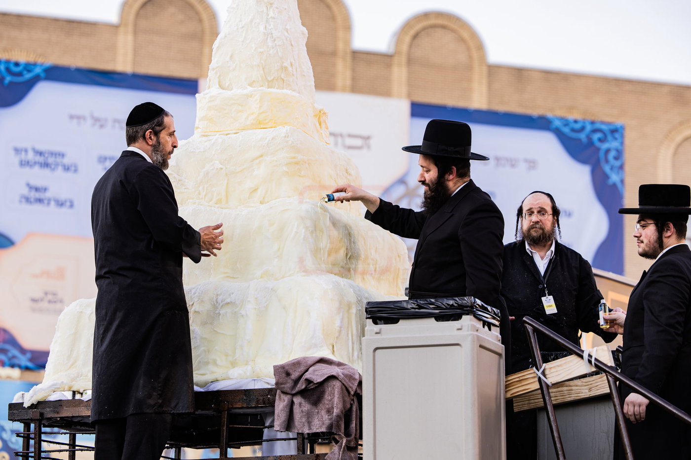 מעמד ההדלקה בחצה"ק סאטמר