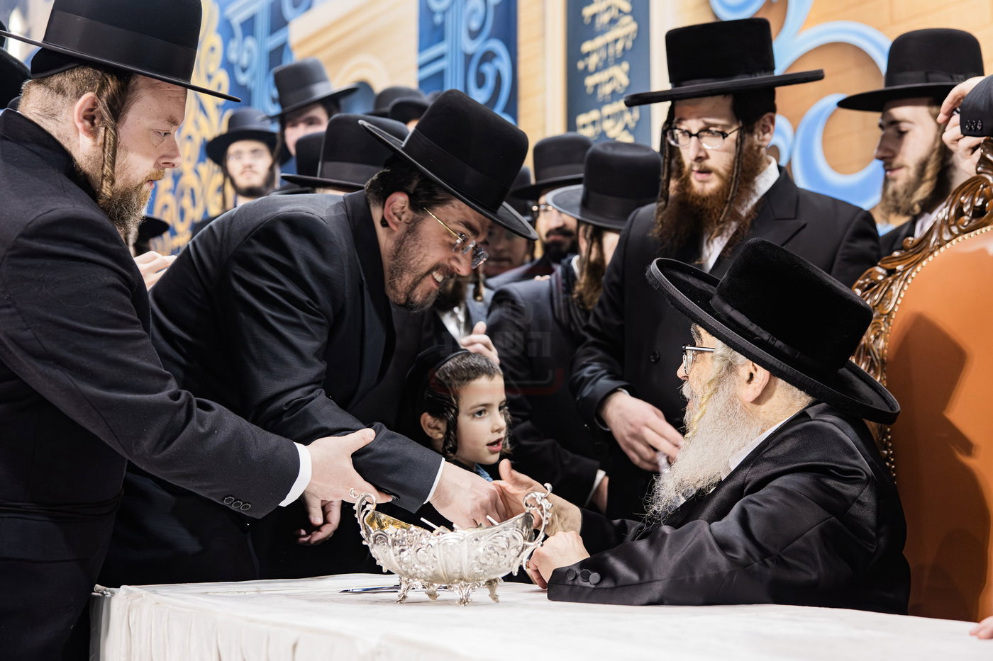מעמד ההדלקה בחצה"ק סאטמר