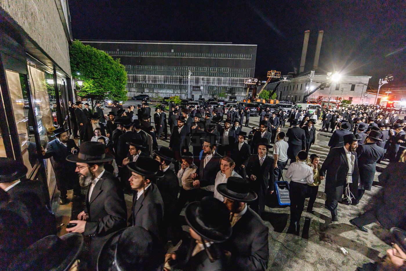 ל"ג בעומר וסיום כתיבת ס"ת בסאטמר