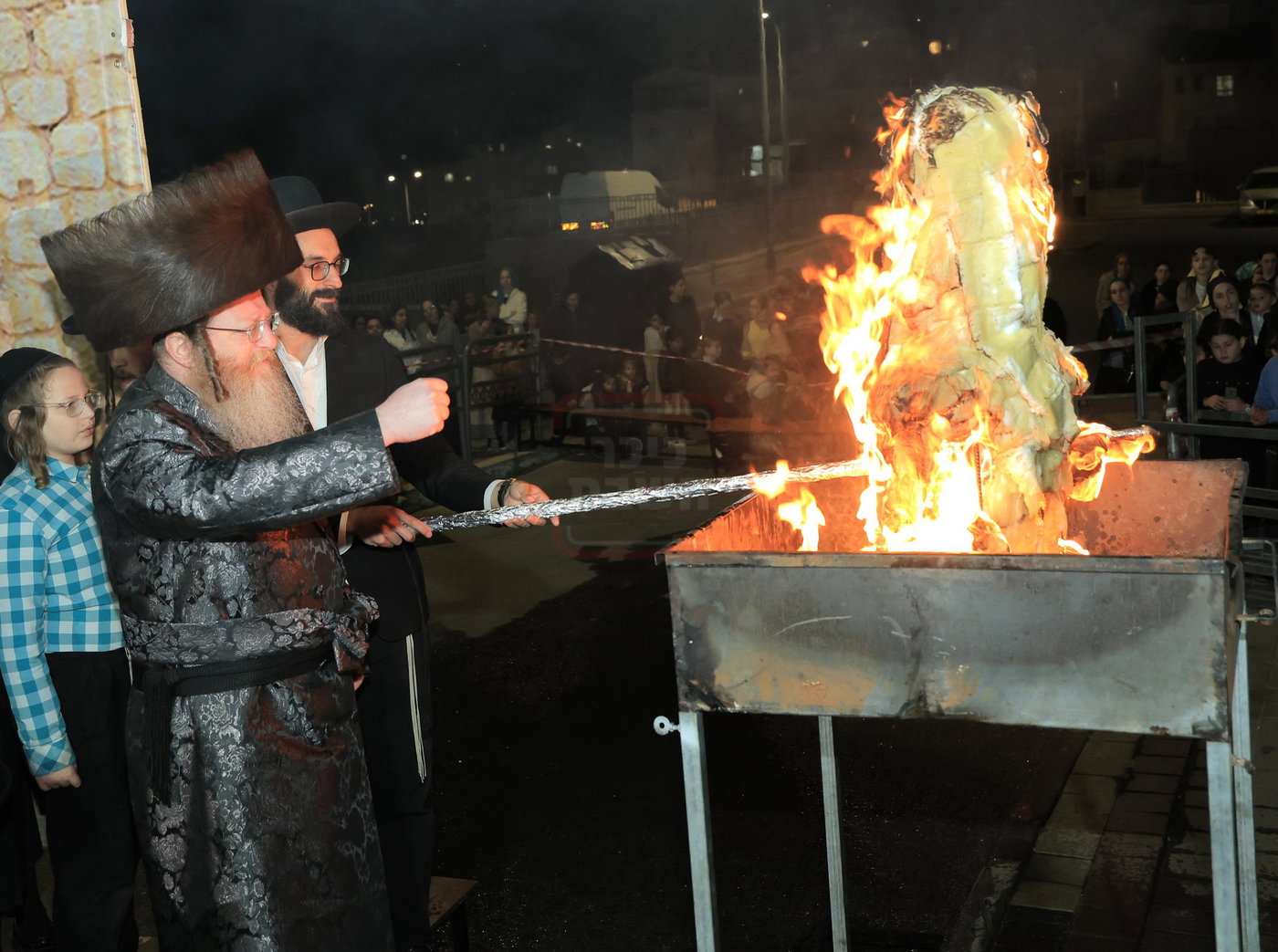 ל"ג בעומר בחצה"ק טרעבישאן