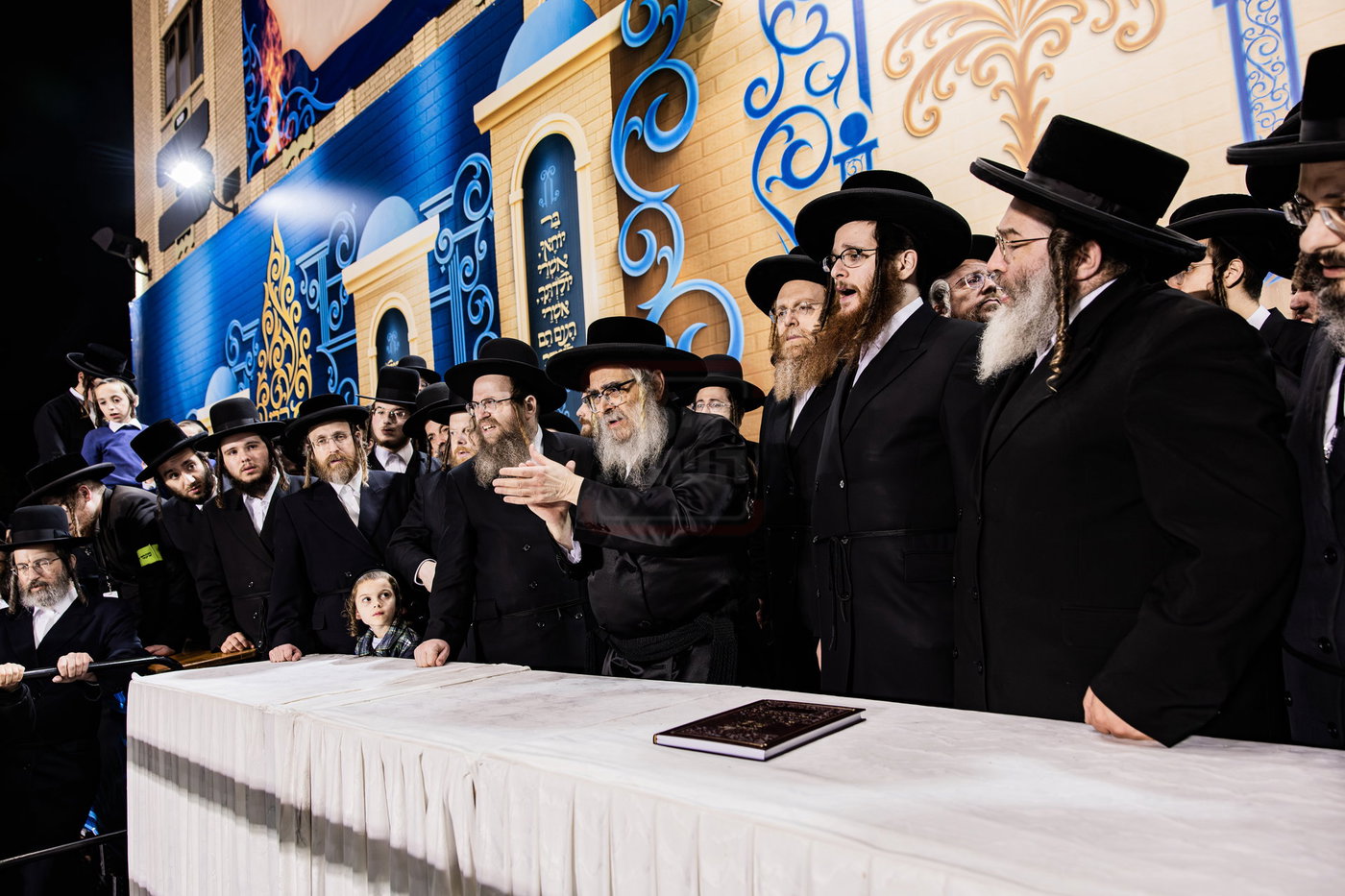 מעמד ההדלקה בחצה"ק סאטמר