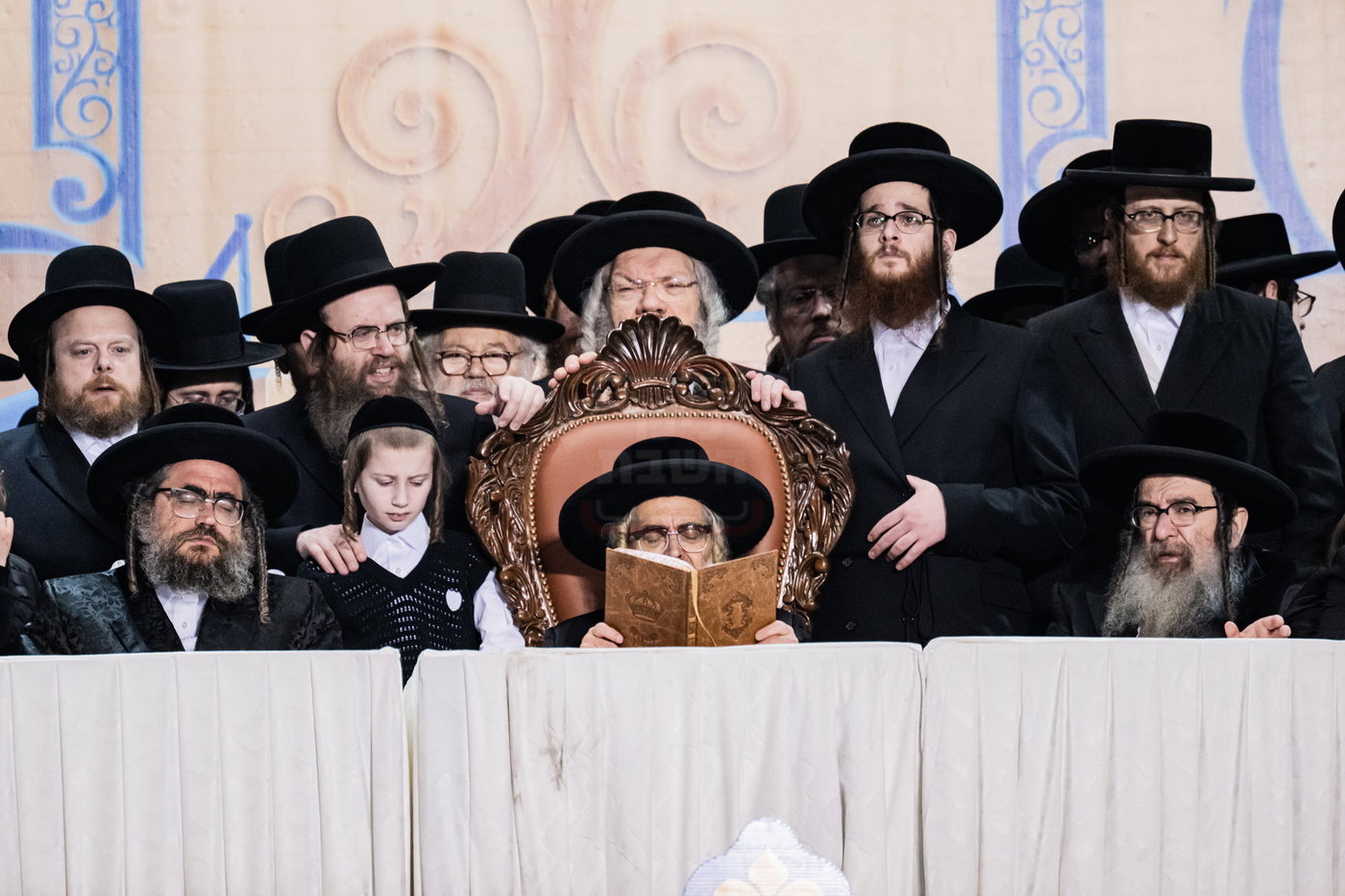 מעמד ההדלקה בחצה"ק סאטמר