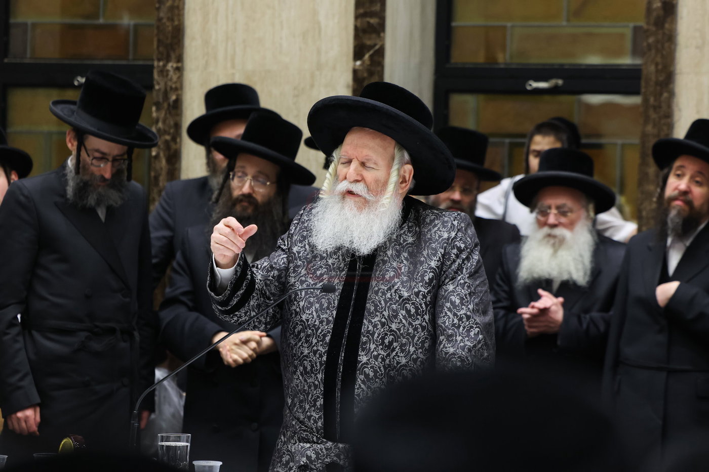 ל"ג בעומר בחצה"ק באבוב