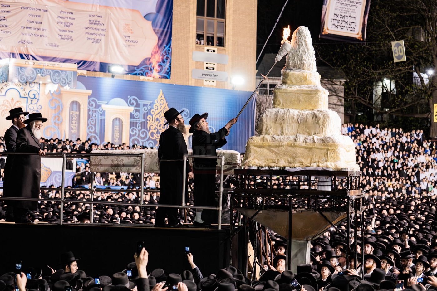 מעמד ההדלקה בחצה"ק סאטמר