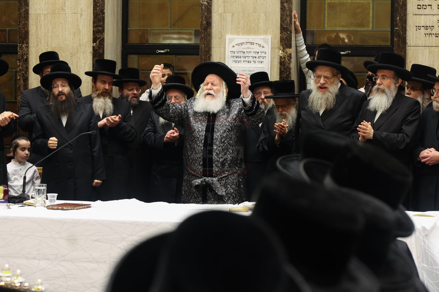 ל"ג בעומר בחצה"ק באבוב