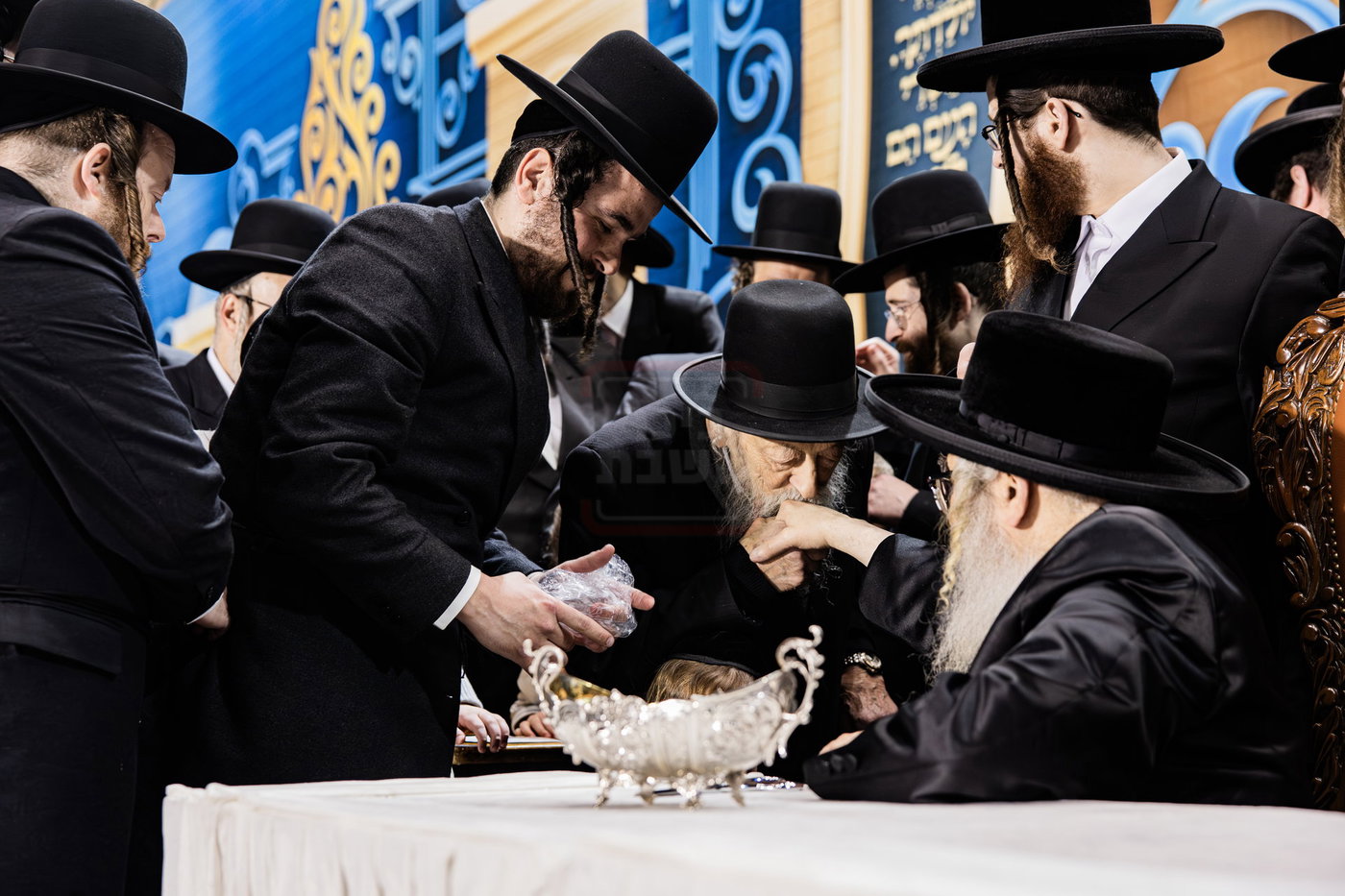 מעמד ההדלקה בחצה"ק סאטמר