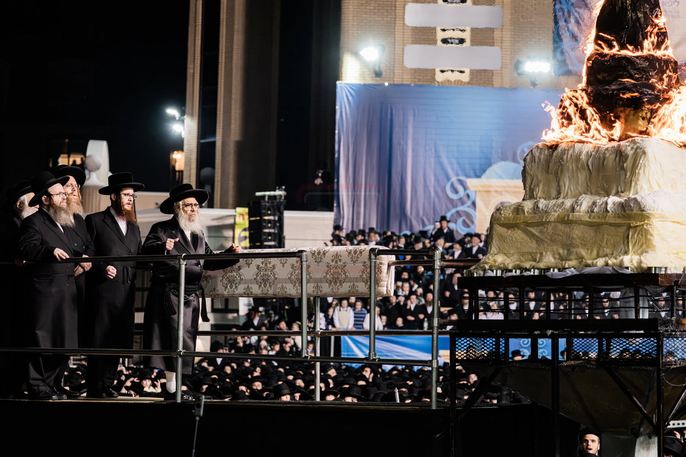 מעמד ההדלקה בחצה"ק סאטמר