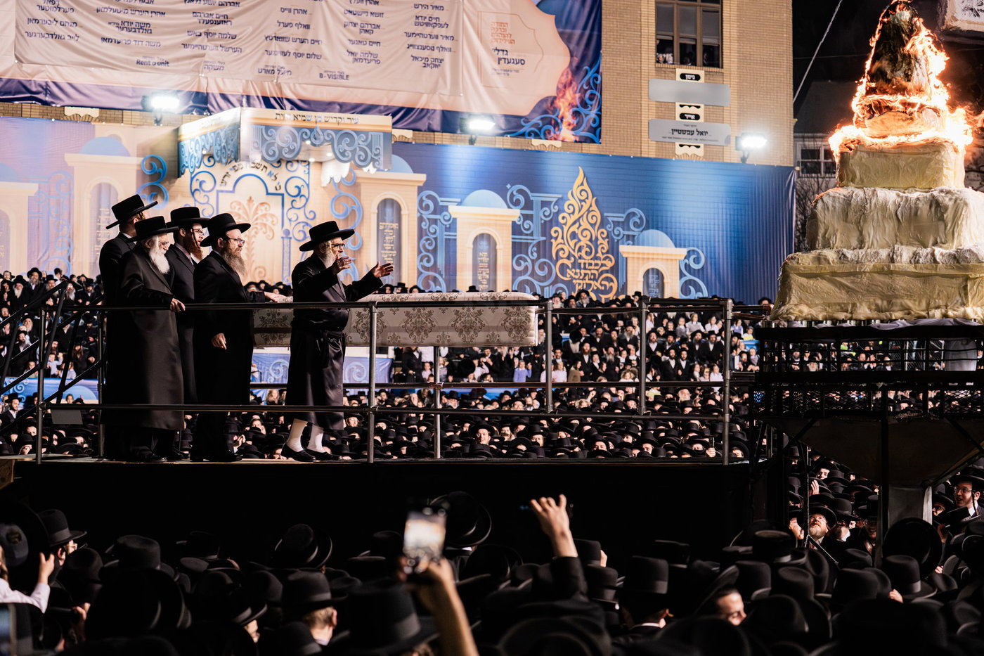 מעמד ההדלקה בחצה"ק סאטמר