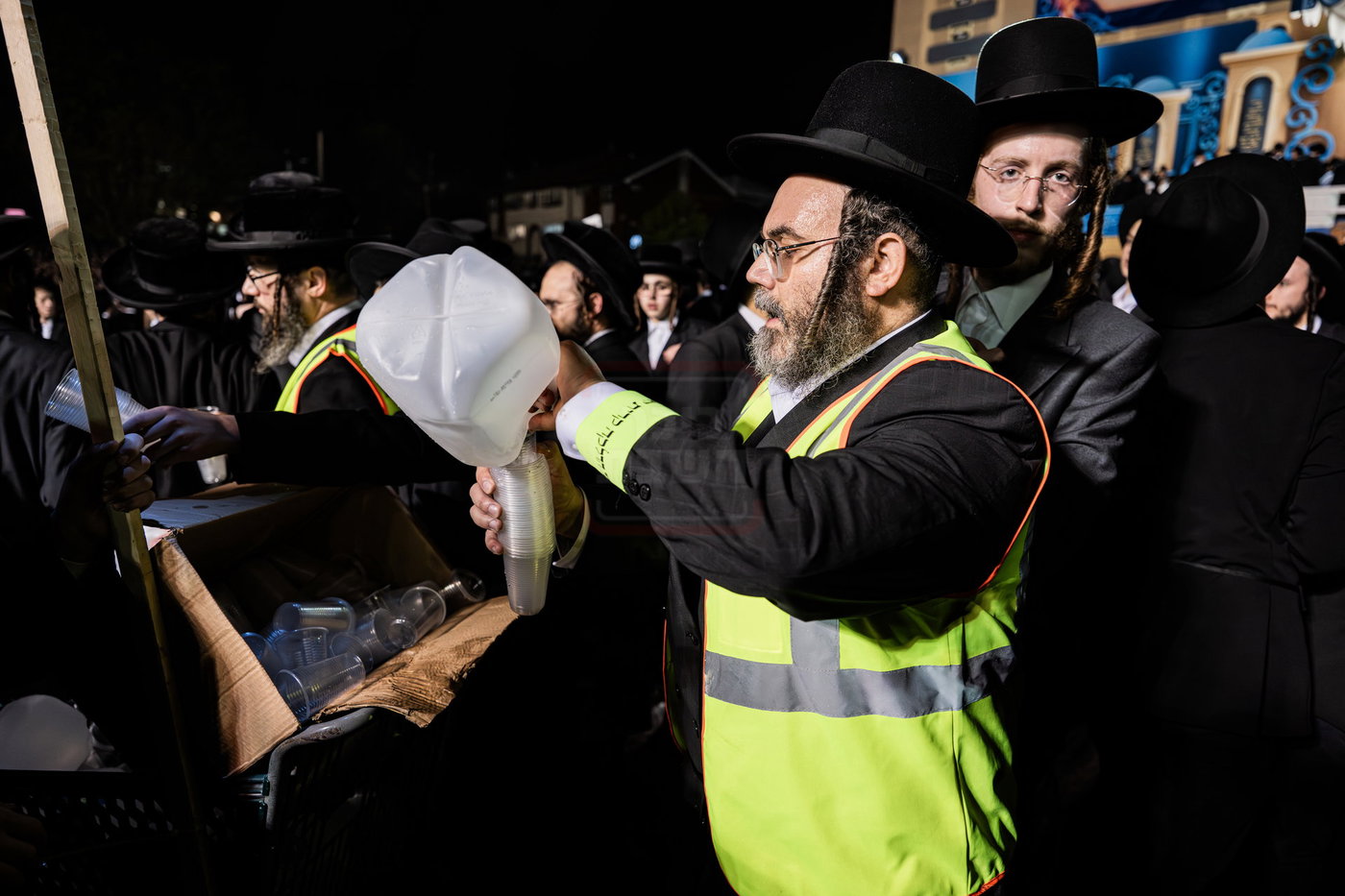 מעמד ההדלקה בחצה"ק סאטמר