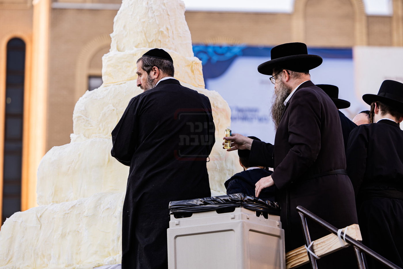 מעמד ההדלקה בחצה"ק סאטמר