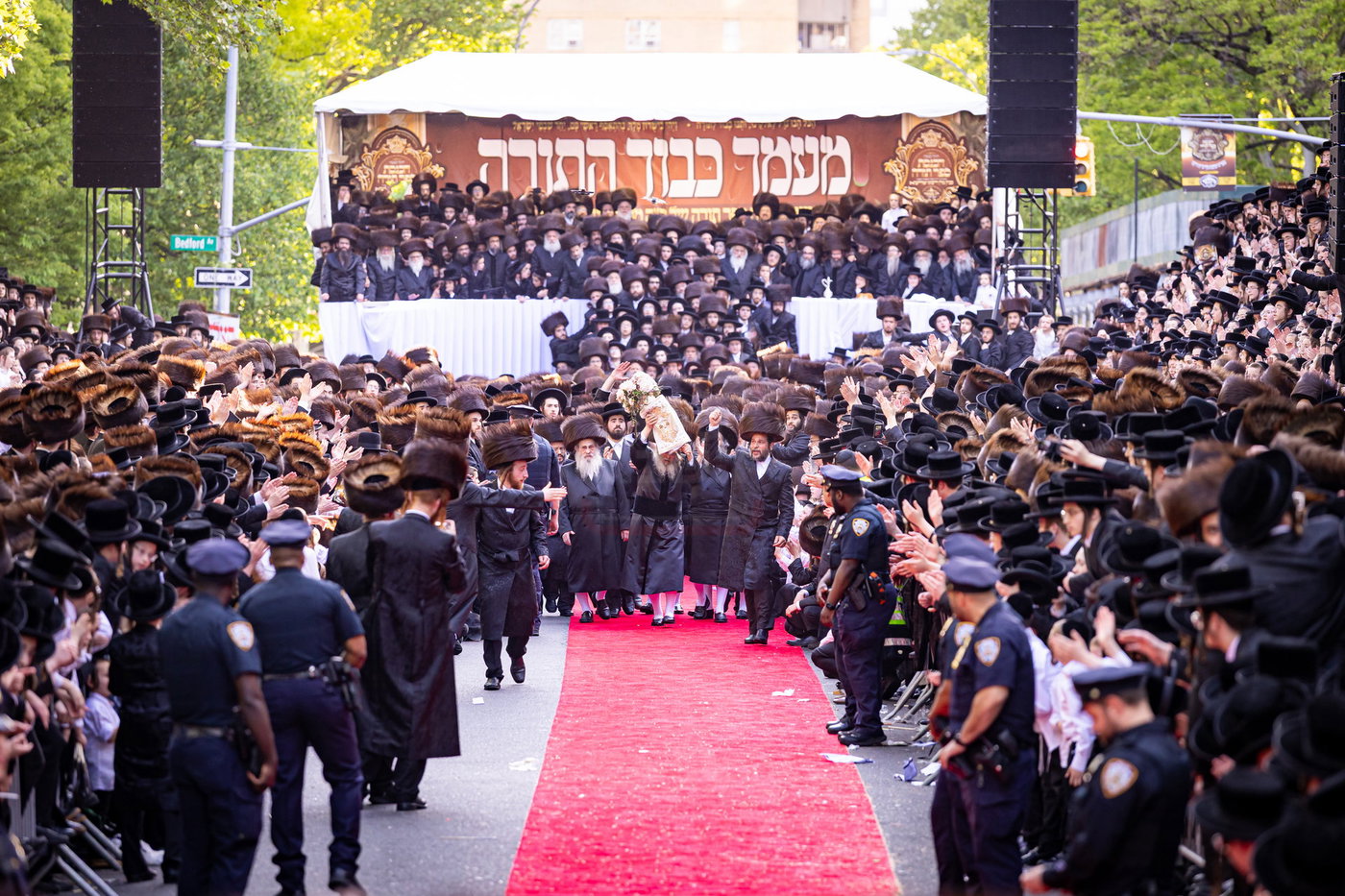 מעמד הכנסת ספר תורה בסאטמר