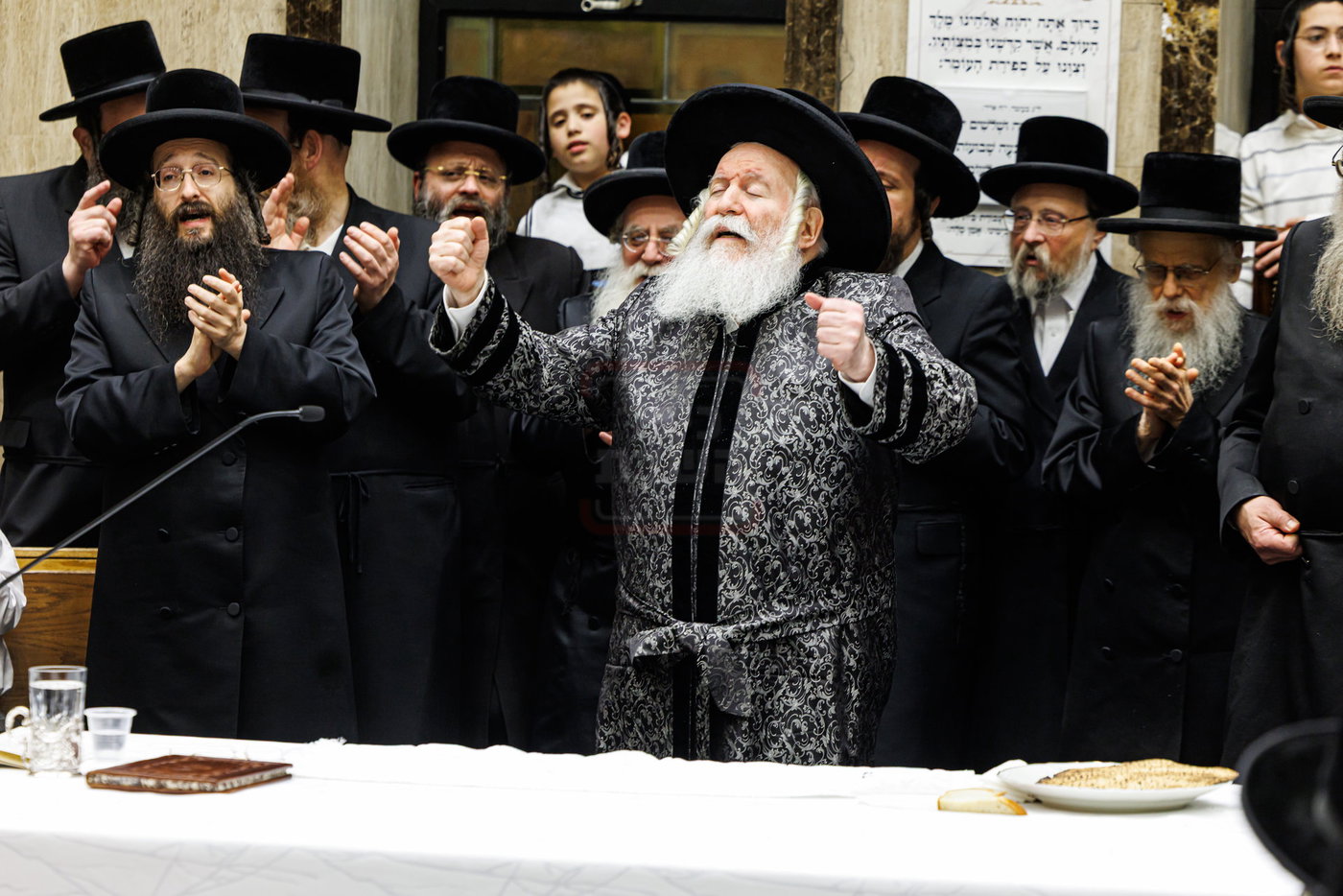 ל"ג בעומר בחצה"ק באבוב