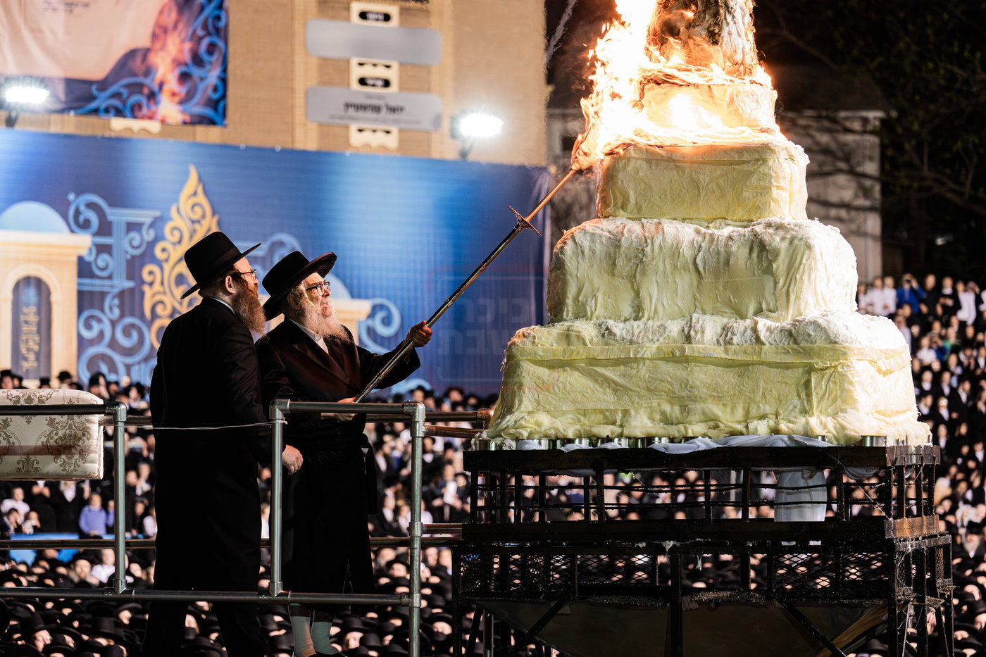 מעמד ההדלקה בחצה"ק סאטמר