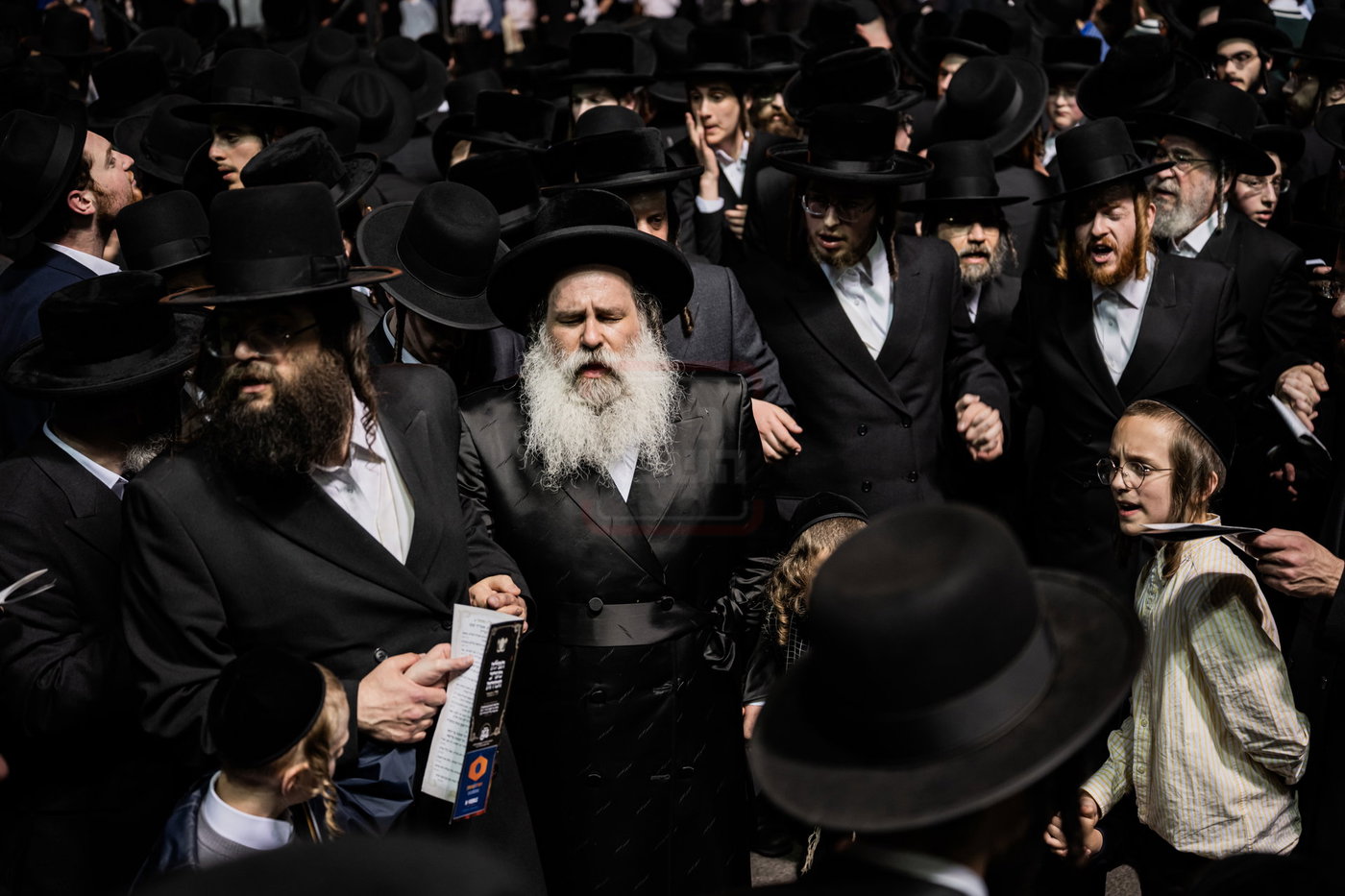 מעמד ההדלקה בחצה"ק סאטמר