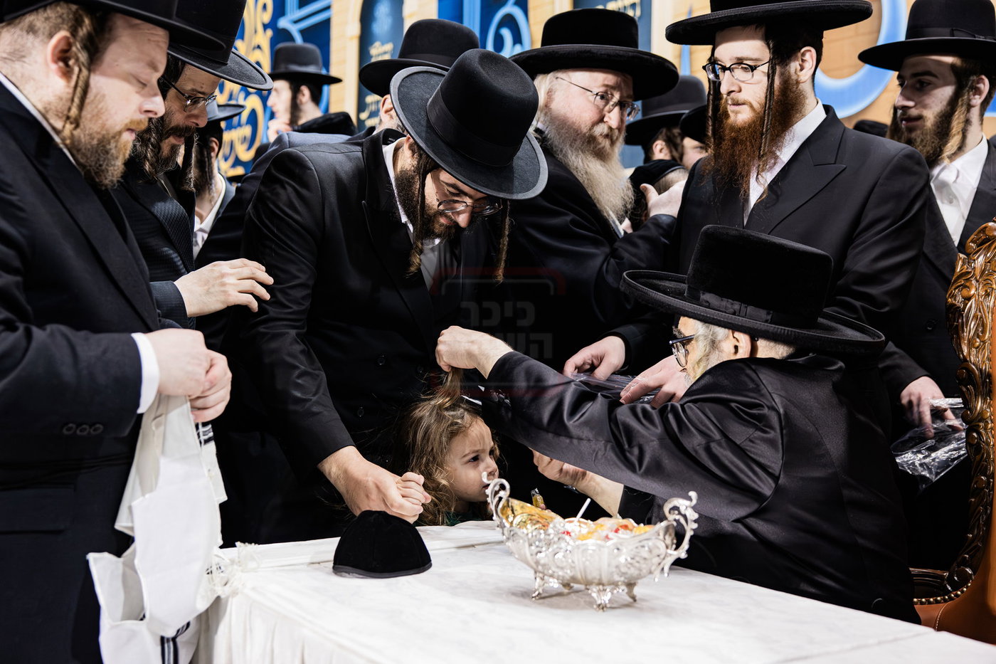 מעמד ההדלקה בחצה"ק סאטמר