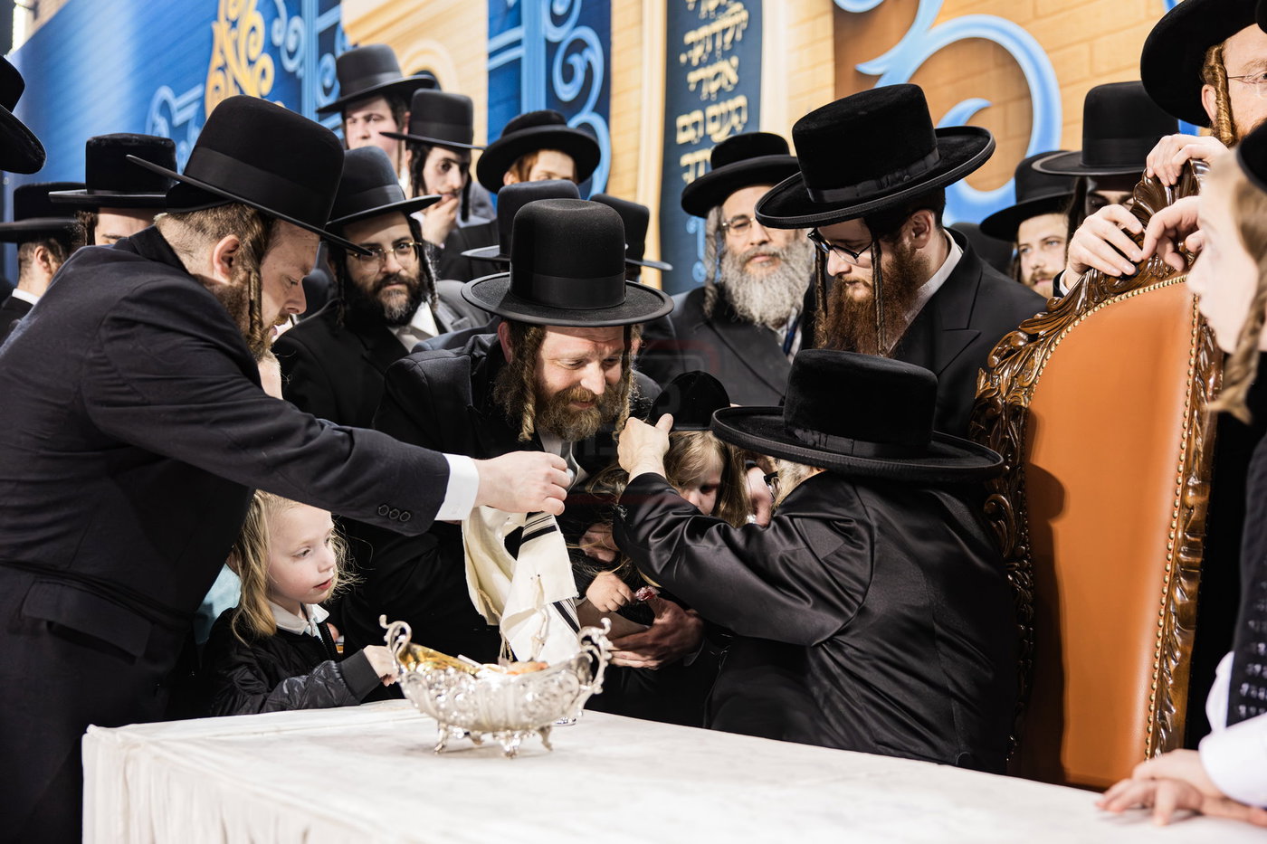 מעמד ההדלקה בחצה"ק סאטמר