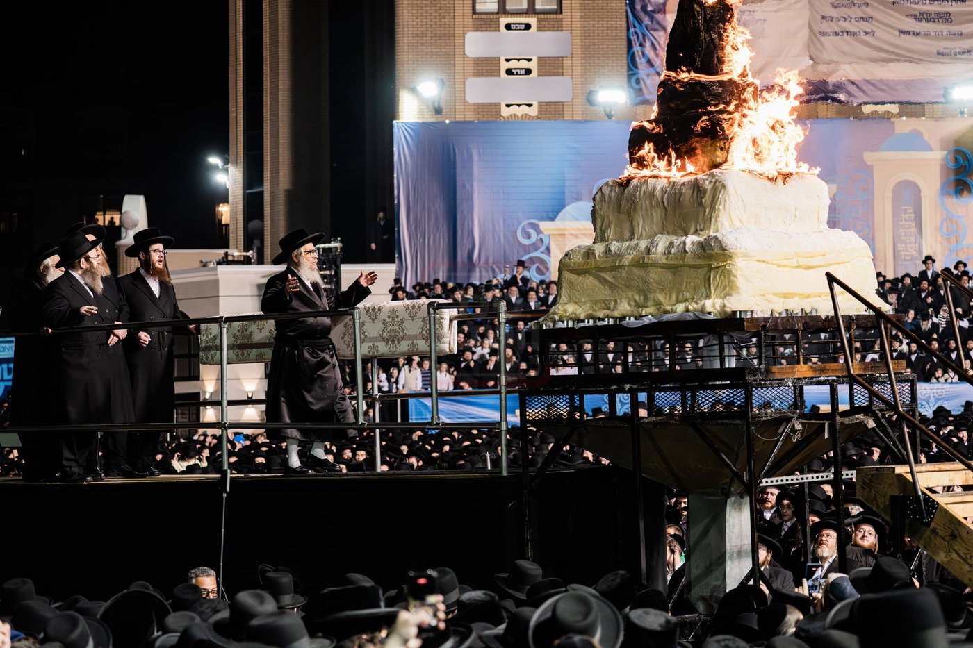מעמד ההדלקה בחצה"ק סאטמר