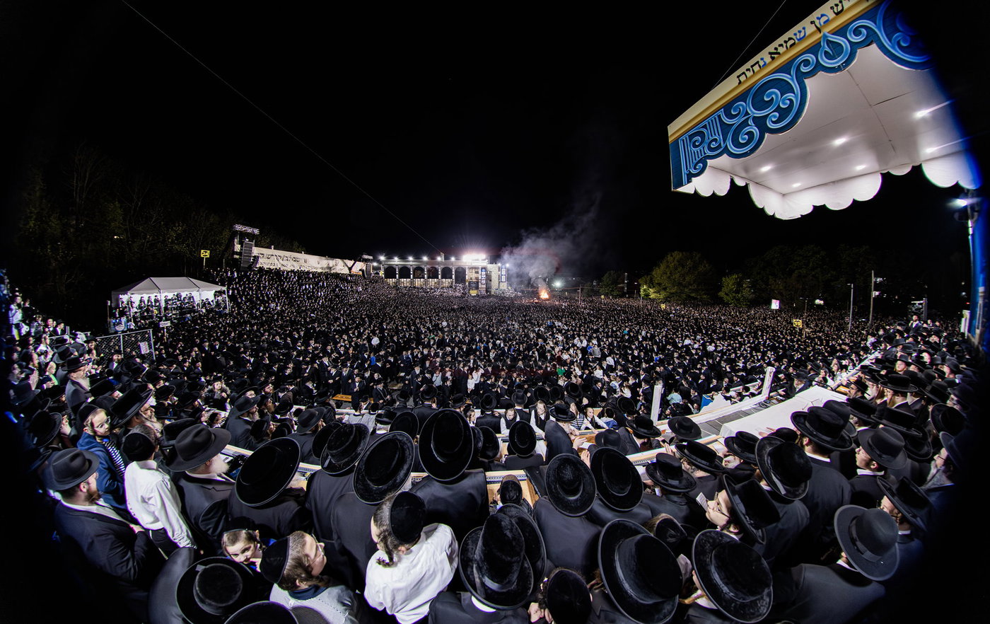 מעמד ההדלקה בחצה"ק סאטמר
