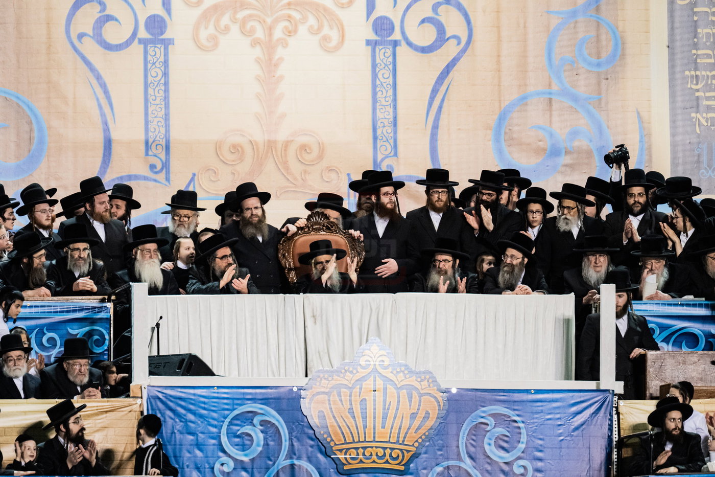 מעמד ההדלקה בחצה"ק סאטמר