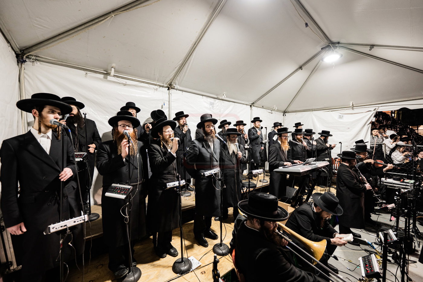 מעמד ההדלקה בחצה"ק סאטמר