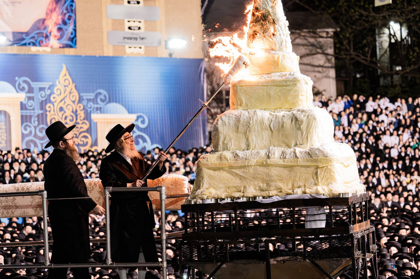 מעמד ההדלקה בחצה"ק סאטמר
