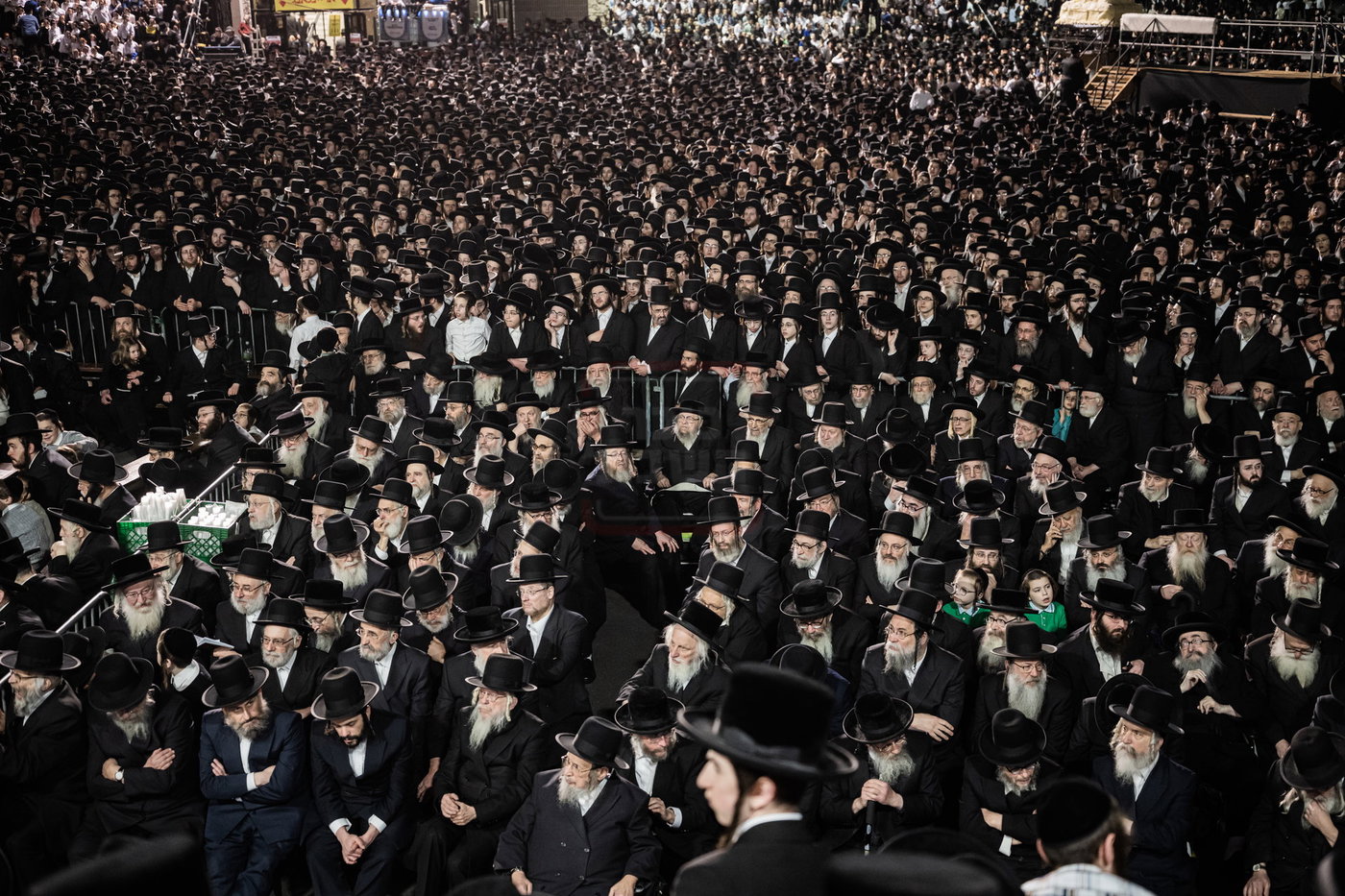 מעמד ההדלקה בחצה"ק סאטמר