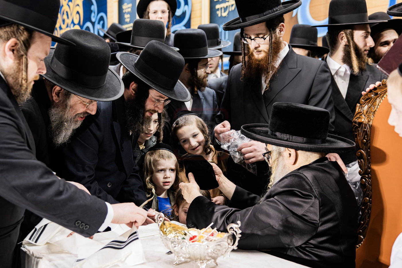 מעמד ההדלקה בחצה"ק סאטמר