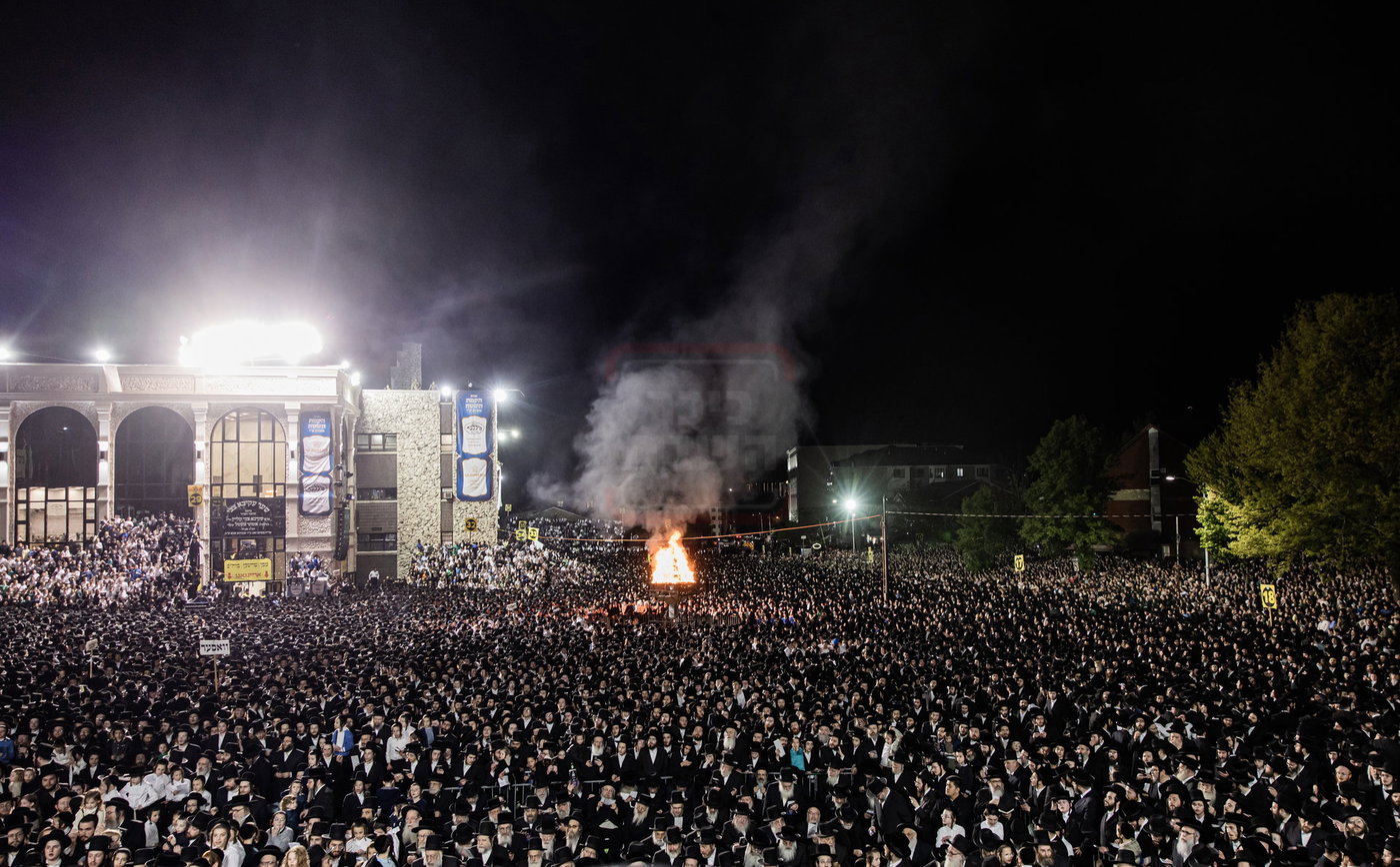 מעמד ההדלקה בחצה"ק סאטמר