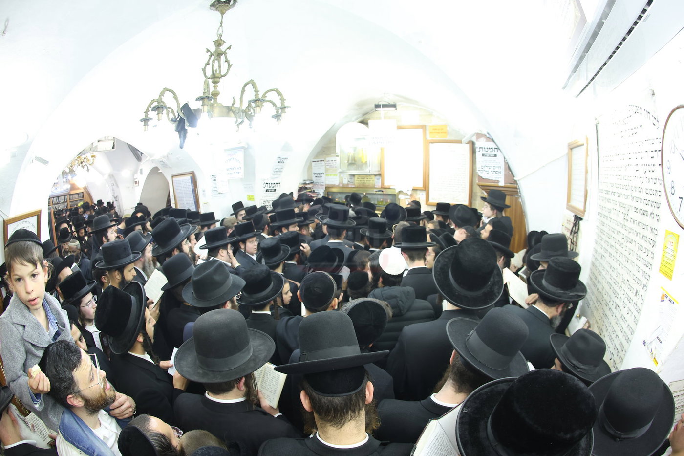 האדמו"ר משומרי אמונים במירון