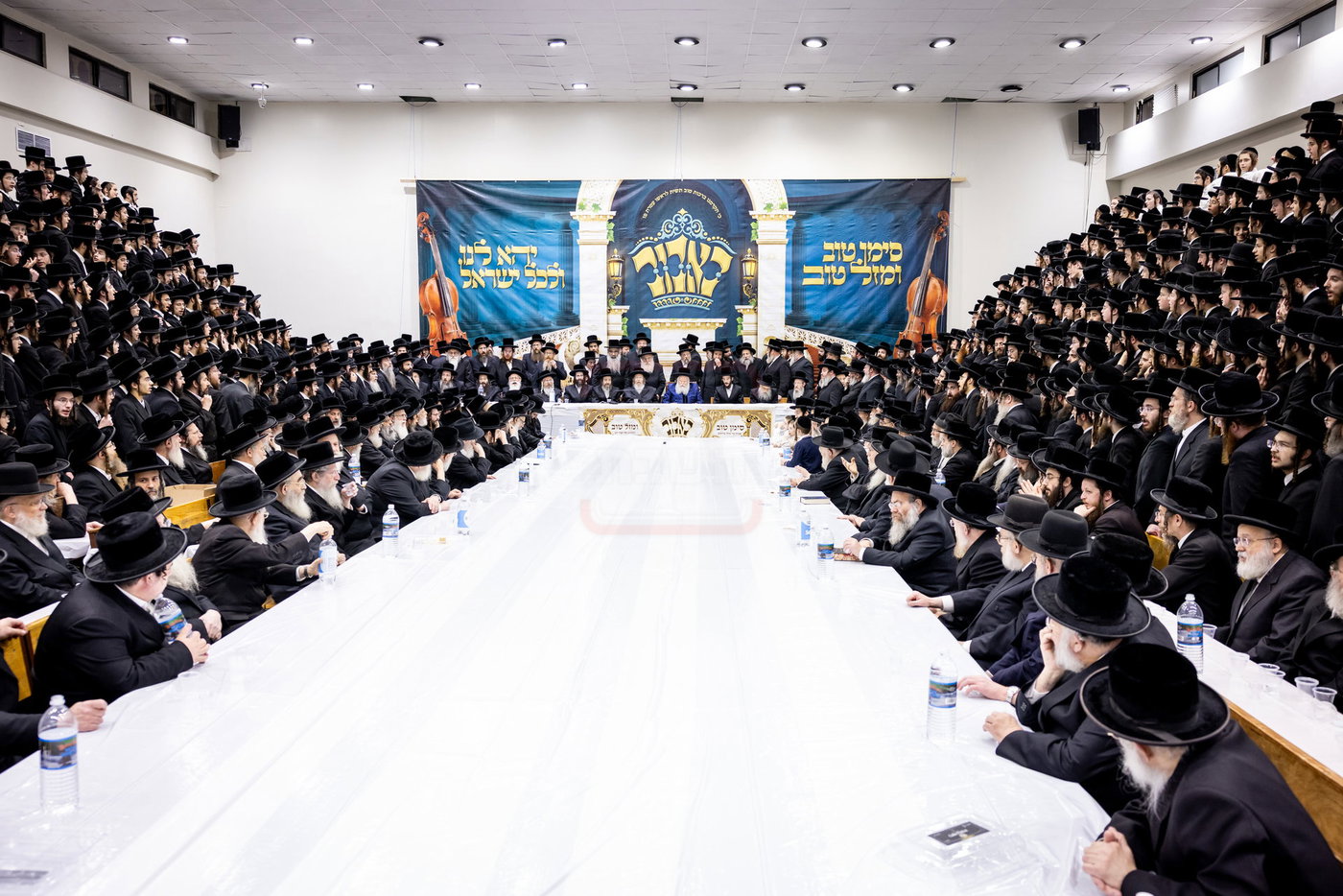 שמחת אירוסי נכדת האדמו"ר מבאבוב
