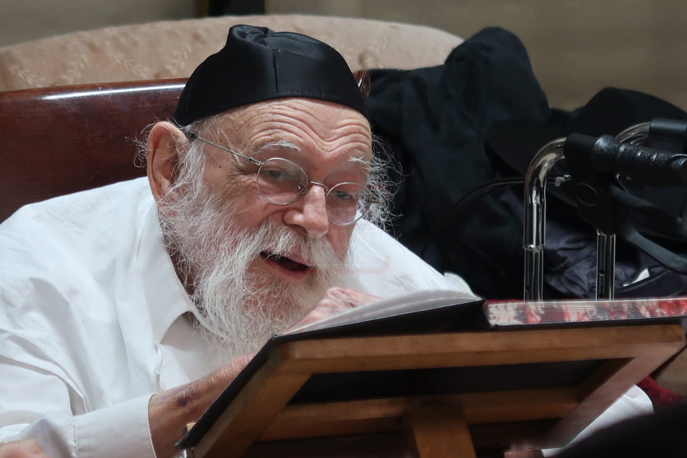 הגאון רבי מאיר גריינמן במסירת שיעור