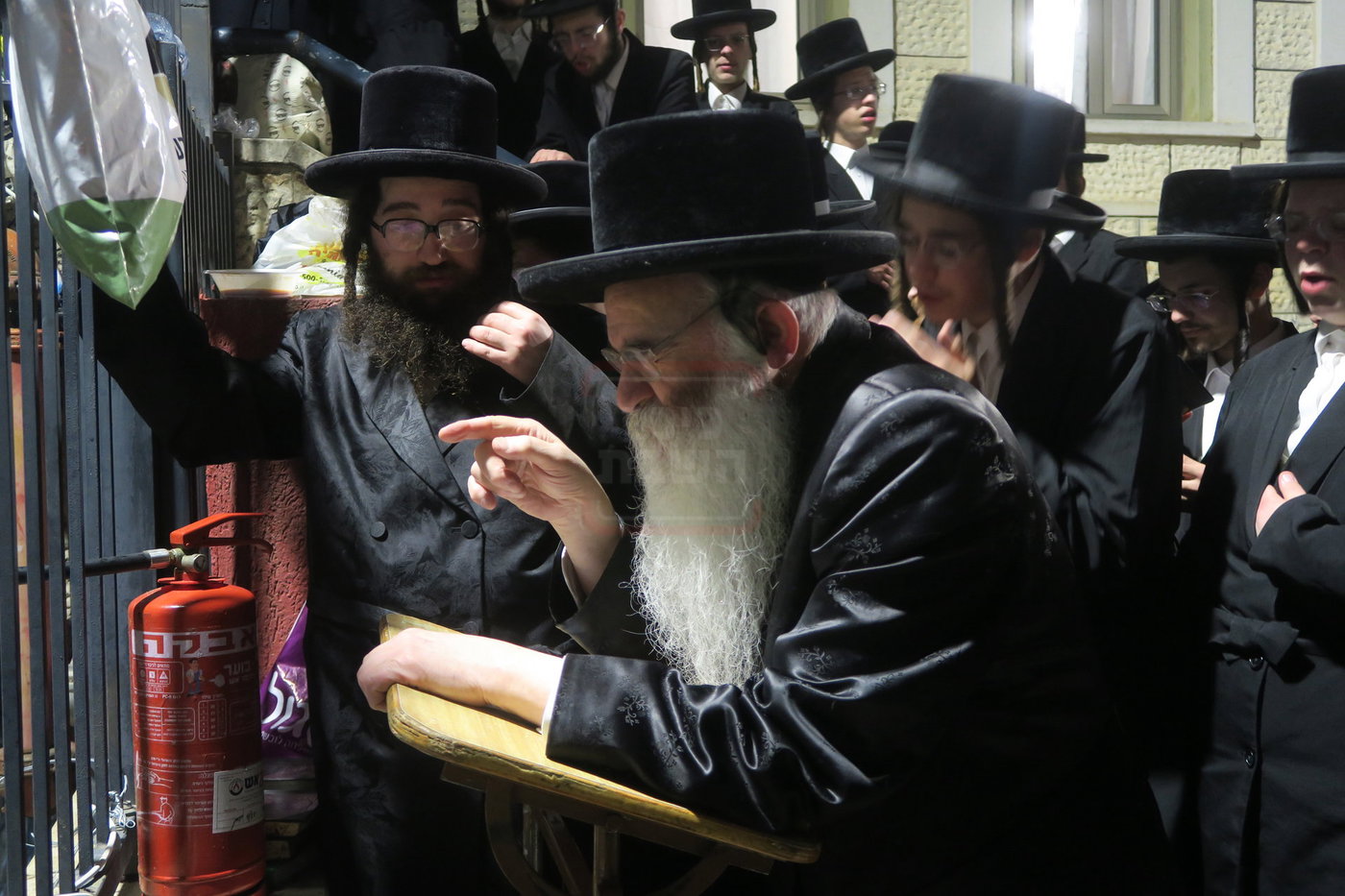 אדמו"רים ורבנים במירון לאחר ל"ג בעומר