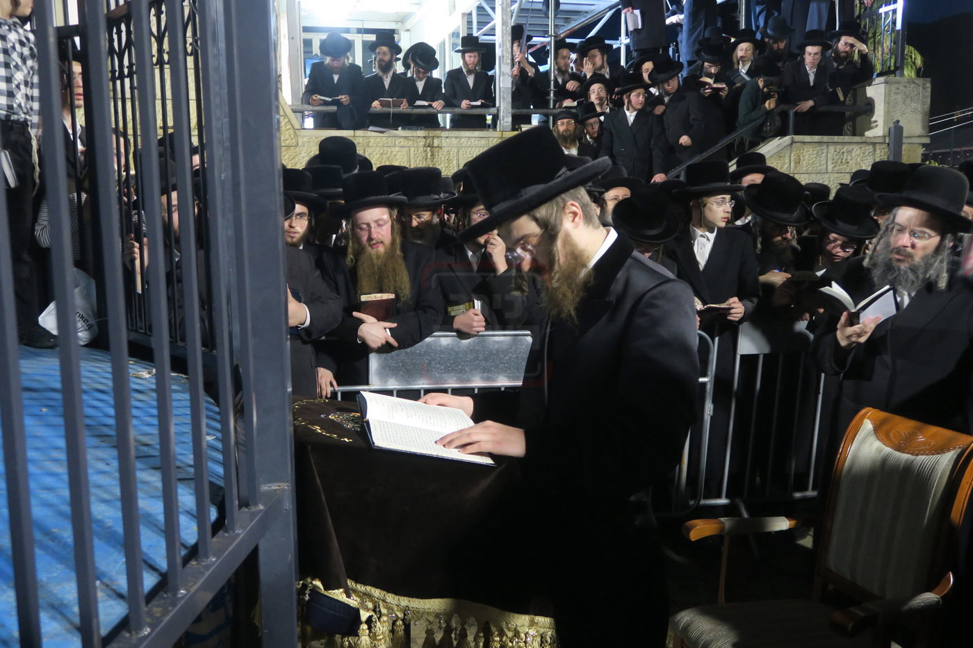 אדמו"רים ורבנים במירון לאחר ל"ג בעומר