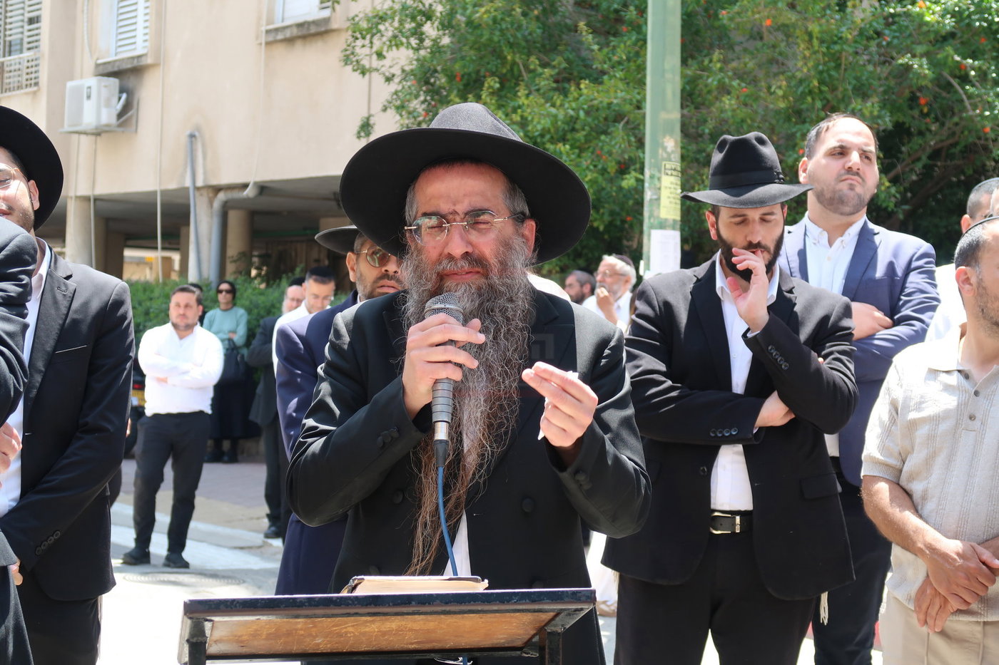 מסע הלווית הגאון רבי משה צרף זצ"ל