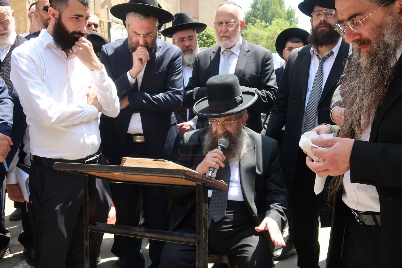 מסע הלווית הגאון רבי משה צרף זצ"ל