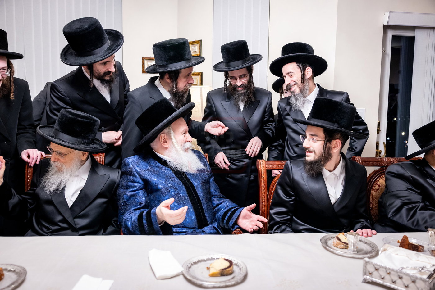 שמחת אירוסי נכדת האדמו"ר מבאבוב