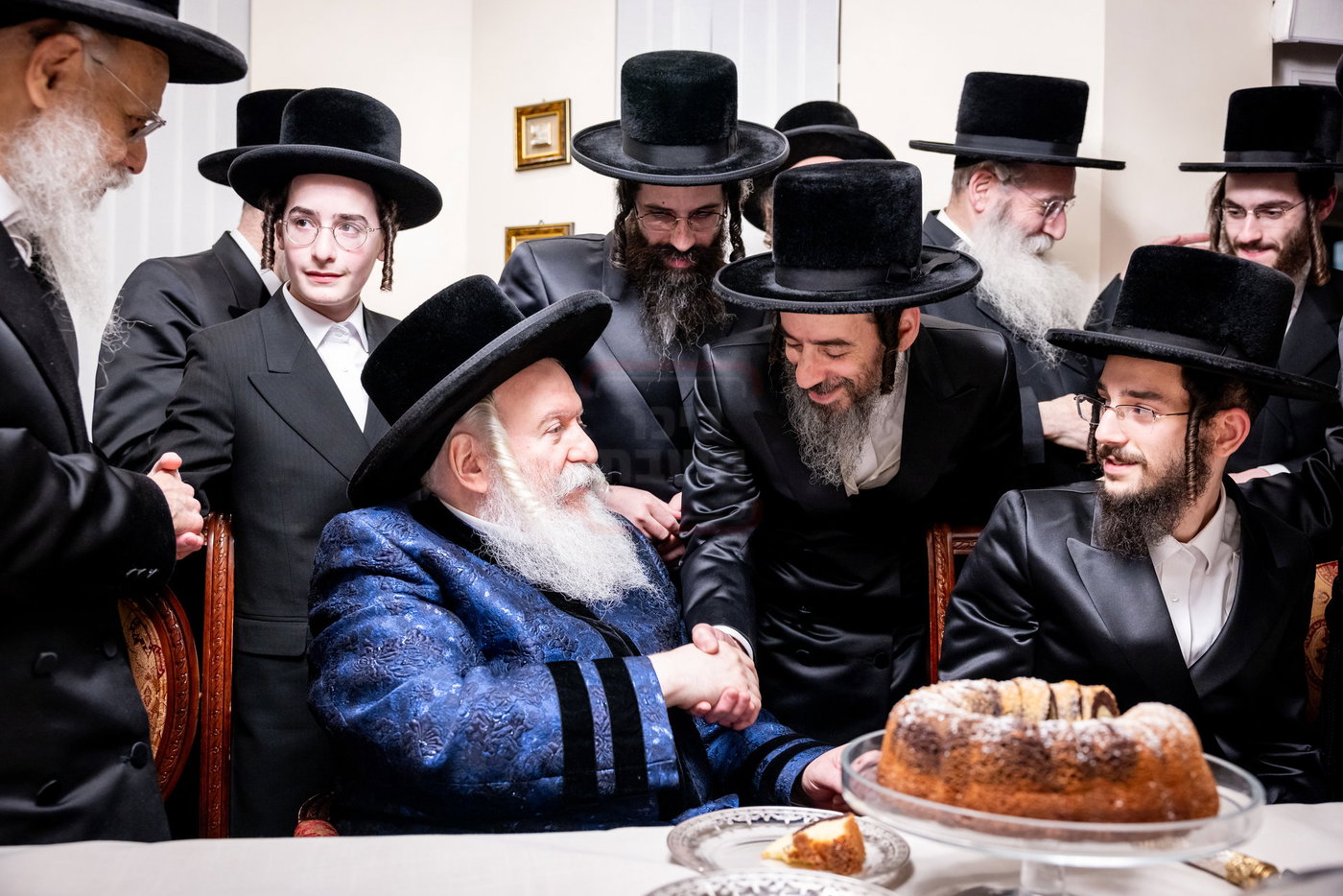 שמחת אירוסי נכדת האדמו"ר מבאבוב