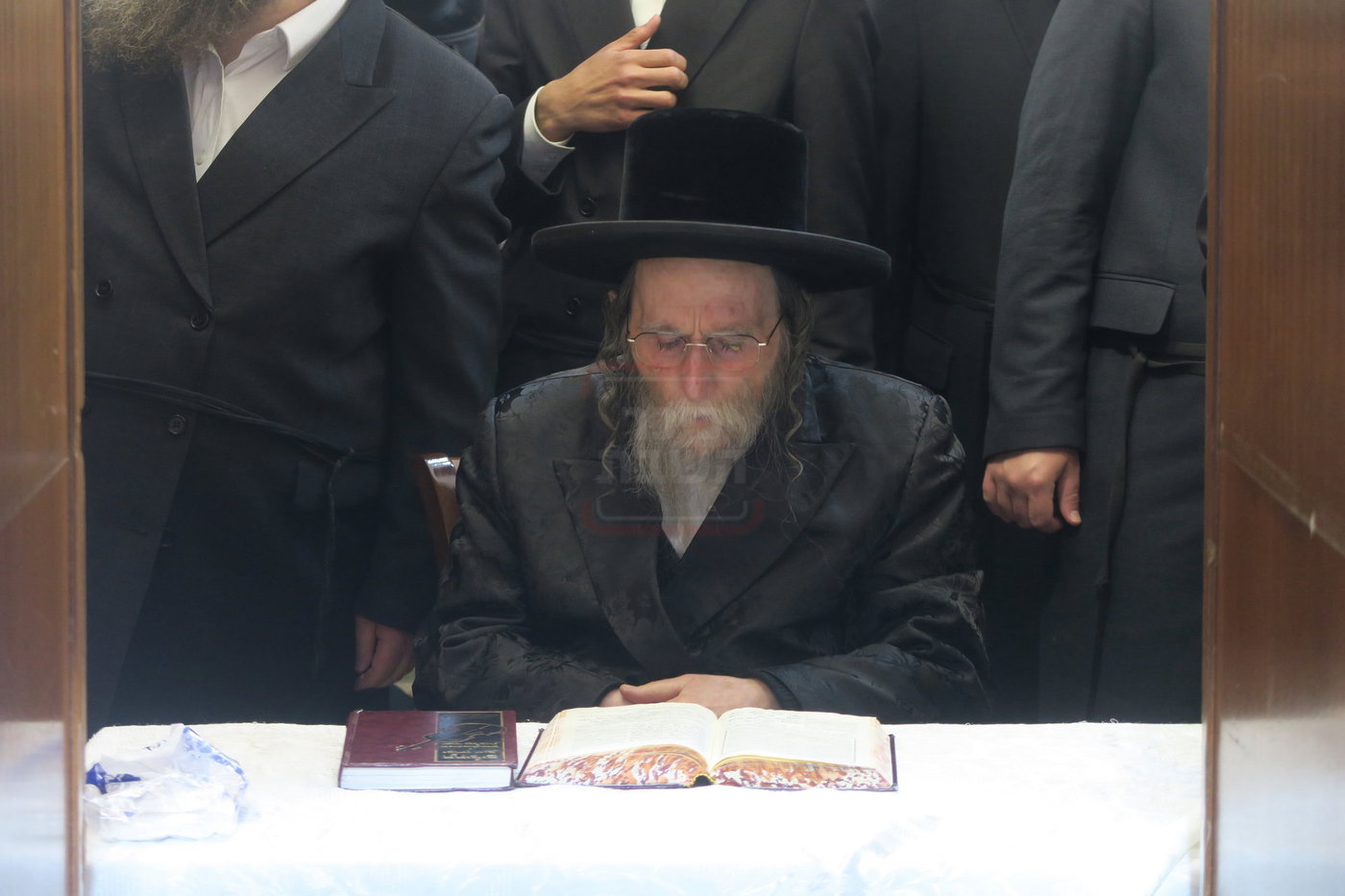 אדמו"רים ורבנים במירון לאחר ל"ג בעומר