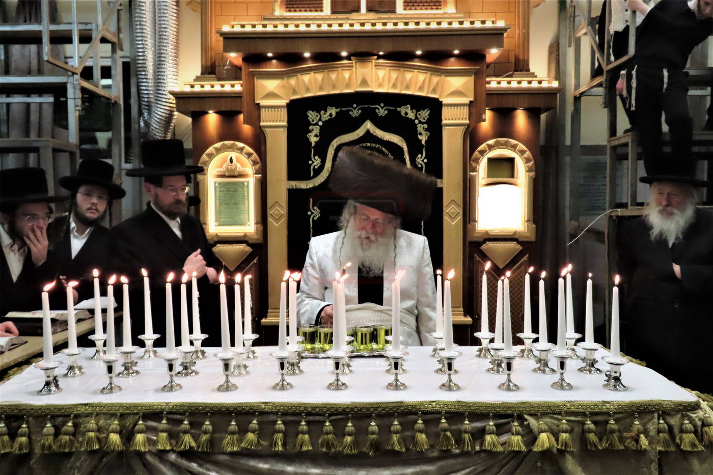 ל"ג בעומר בחצה"ק נדבורנה ירושלים