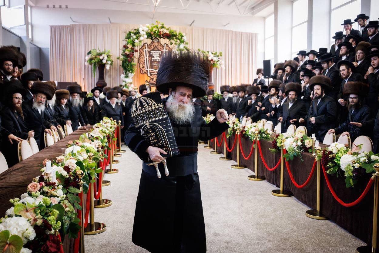 האדמו"ר מתולדות צבי דספינקא במסע הקודש במאגלניץ 