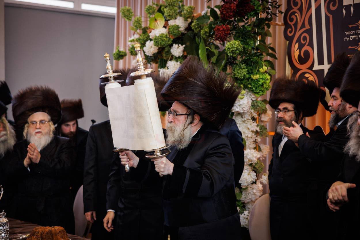 האדמו"ר מתולדות צבי דספינקא במסע הקודש במאגלניץ 