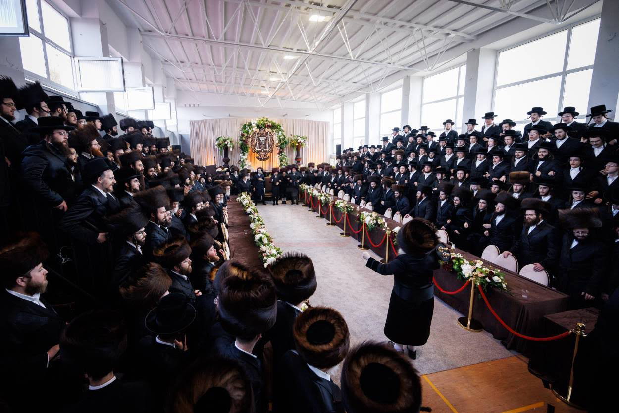האדמו"ר מתולדות צבי דספינקא במסע הקודש במאגלניץ 