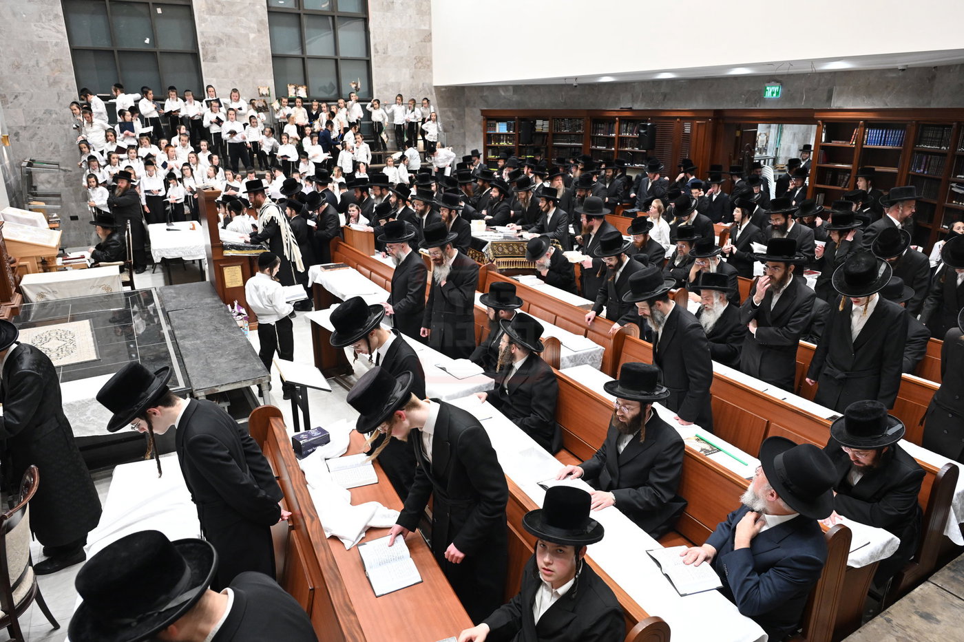 האדמו"ר מערלוי בשבת חיזוק וביקור באלעד