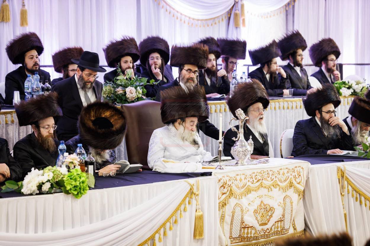 האדמו"ר מתולדות צבי דספינקא במסע הקודש במאגלניץ 
