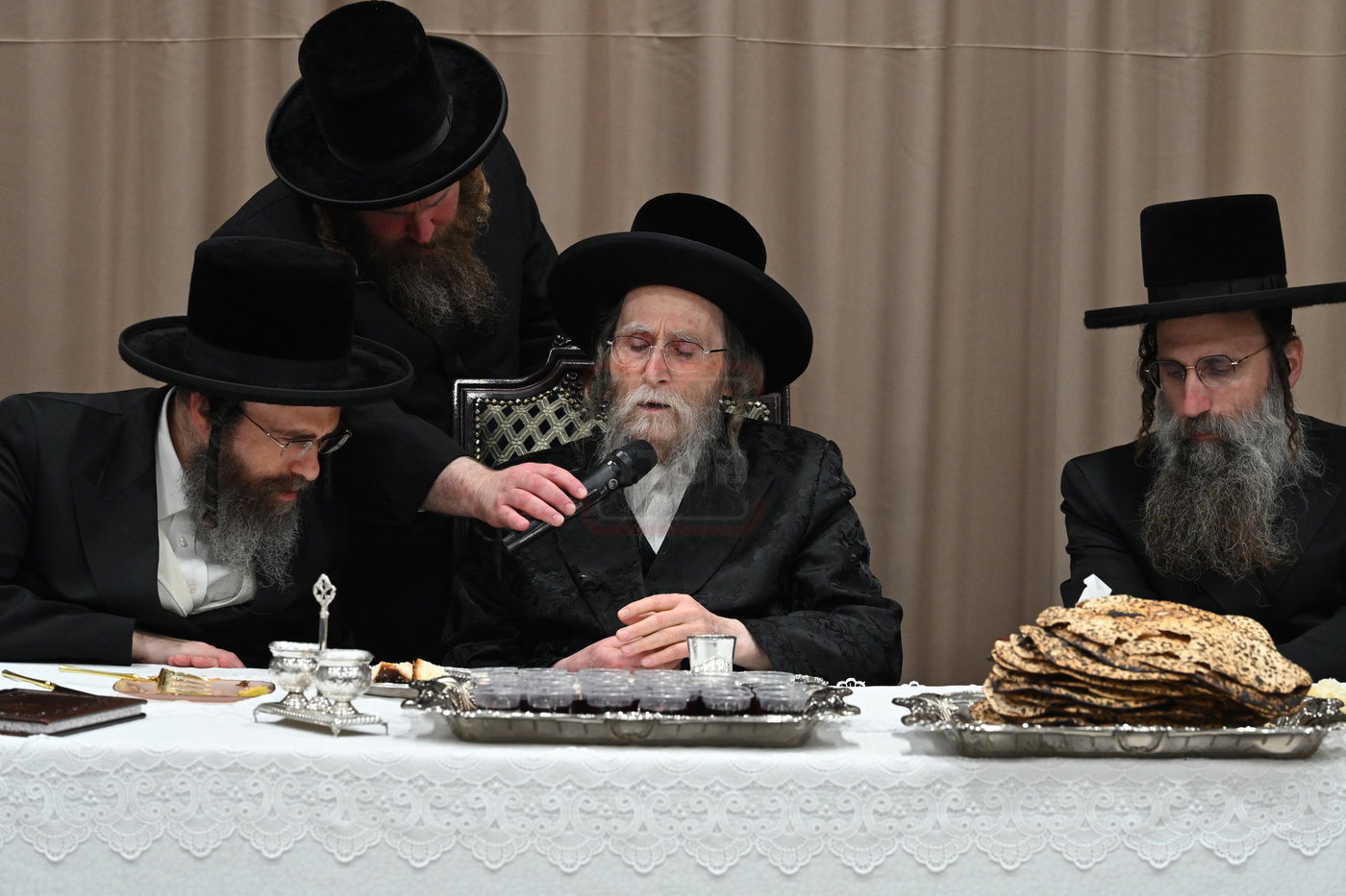 האדמו"ר מערלוי בשבת חיזוק וביקור באלעד