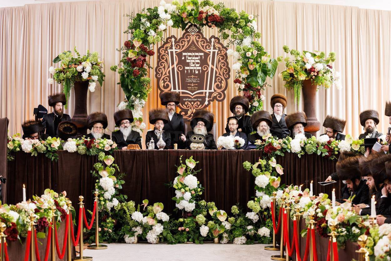 האדמו"ר מתולדות צבי דספינקא במסע הקודש במאגלניץ 